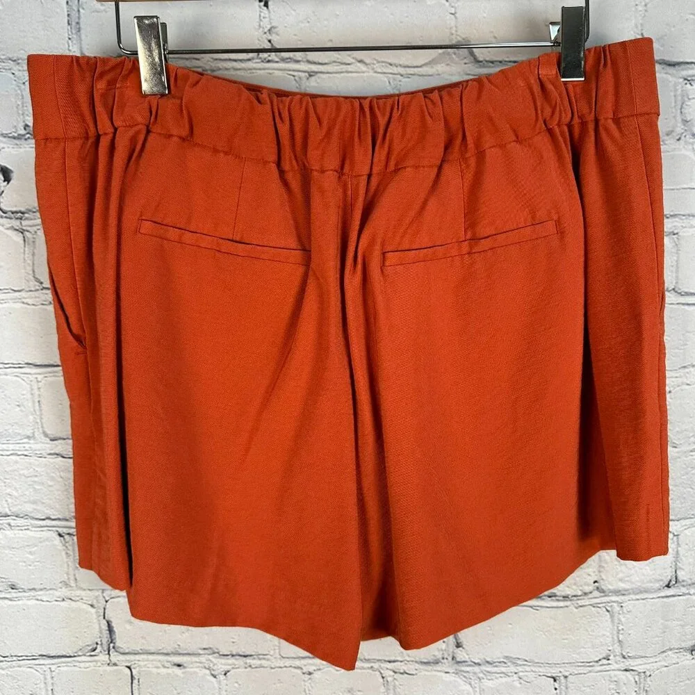 LOFT Women's Textured‎ Pleated Mid Rise Shorts, Size Large, Burnt Orange